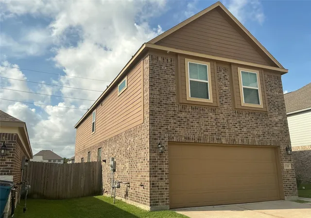 Photo 2 of Single family home for sale at 15318 Laceleaf Trl, Houston, TX 77044 | MLS# 91312678 | Listing updated on 2025-12-06