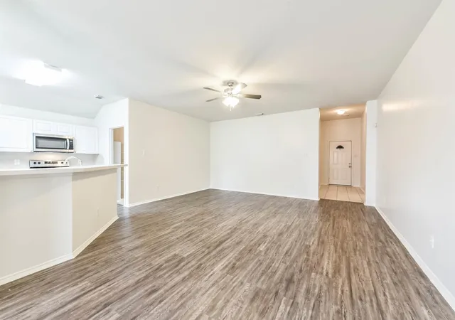 5th image of 19822 River Breeze Dr, Tomball, TX 77375 | MLS# 53292666