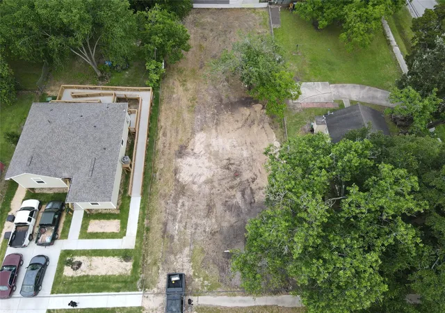 2nd image of 4804 Hoffman St, Houston, TX 77026 | MLS# 35063861