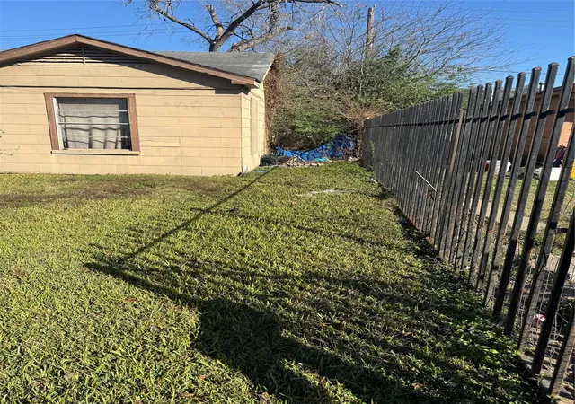 4th image of 5325 Longmeadow St, Houston, TX 77033 | MLS# 24822431