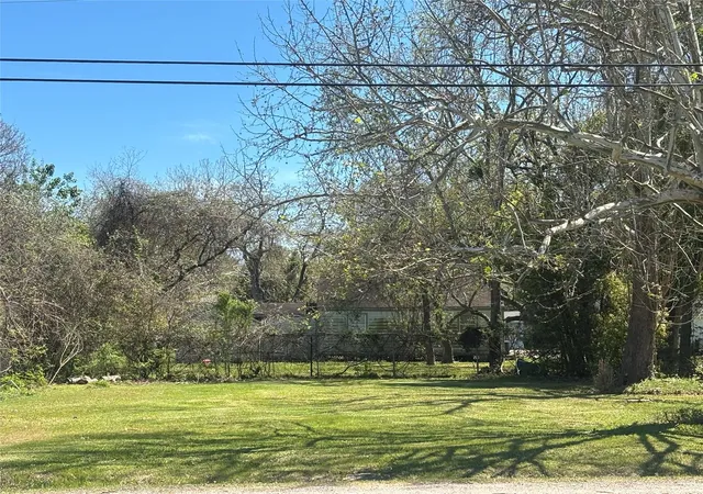 Homes for sale in La Marque, TX | 908 Chestnut St, La Marque, TX 77568 | MLS# 2212560