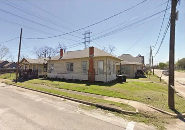 Photo 2 of Multi family home for sale at 3204 Hardy St, Houston, TX 77009 | MLS# 22926270 | Listing updated on 2026-09-09