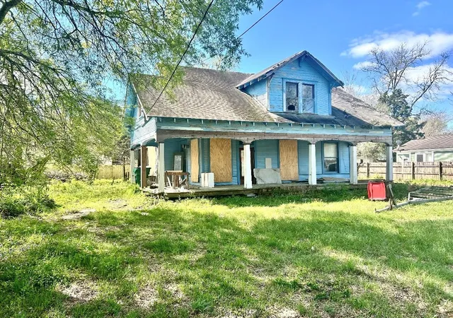 Homes for sale in Sour Lake, TX | 445 W Hartel St, Sour Lake, TX 77659 | MLS# 42045209