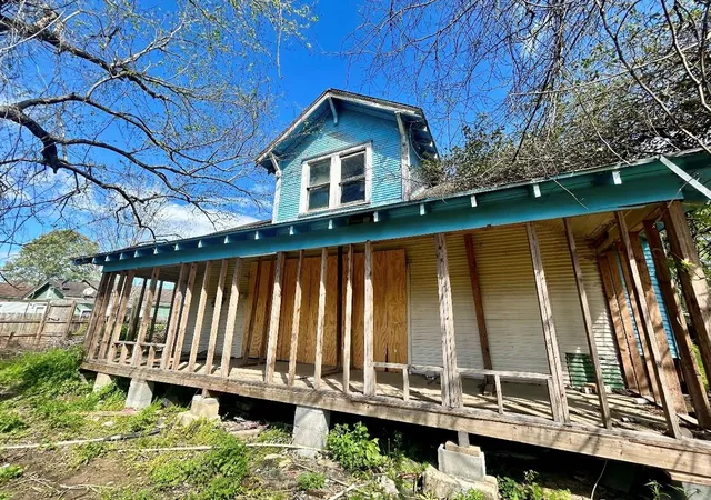 Homes for sale in Sour Lake, TX | 445 W Hartel St, Sour Lake, TX 77659 | MLS# 42045209