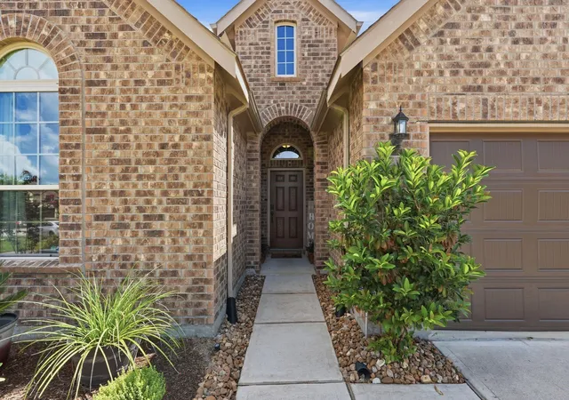 Photo 2 of Single family home for sale at 4337 Heavenly Woods Dr, Spring, TX 77386 | MLS# 10237400 | Listing updated on 2026-09-08