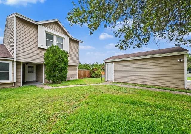 Photo 3 of Single family home for sale at 8404 Forest Ridge Dr, San Antonio, TX 78239 | MLS# 36838888 | Listing updated on 2026-07-14