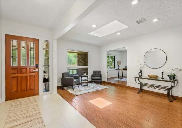 Photo 4 of Sale Pending at 321 Empress Ln, League City, TX 77573 | MLS# 28750558 | Listing updated on 2026-09-18