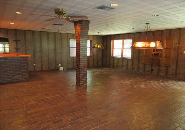 5th image of 9213 Hammerly Blvd, Houston, TX 77080 | MLS# 65315151