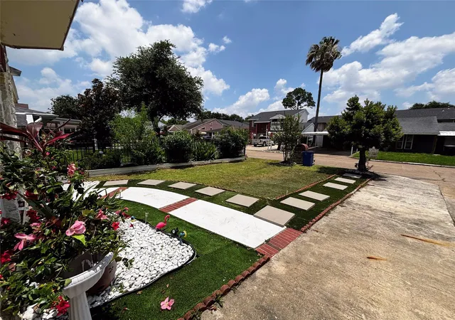 Photo 4 of Single family home for sale at 9717 Debbie Ln, Houston, TX 77038 | MLS# 82839402 | Listing updated on 2026-09-10