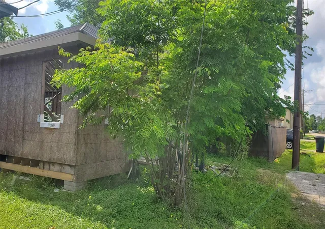 Photo 3 of Single family home for sale at 3914 Ajax Street Street, Houston, TX 77022 | MLS# 80066789 | Listing updated on 2026-08-23