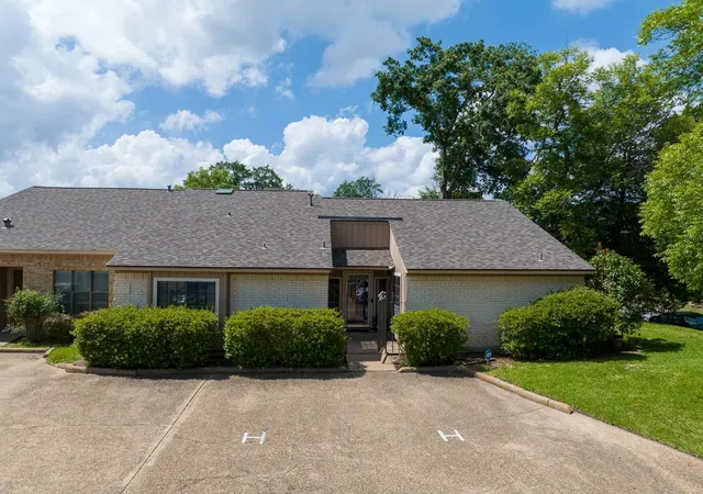 1st image of 1401 Avenue O #H, Huntsville, TX 77340 | MLS# 52209012