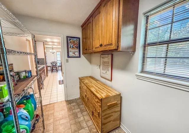 2nd image of 1401st Ave Over, Huntsville, TX 77340