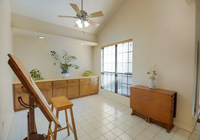3rd image of 1401 Avenue O #H, Huntsville, TX 77340 | MLS# 52209012