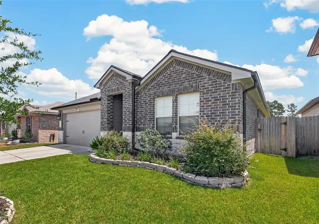 Photo 3 of Single family home for sale at 15359 Central Crescent Dr, Roman Forest, TX 77357 | MLS# 65789901 | Listing updated on 2026-10-03