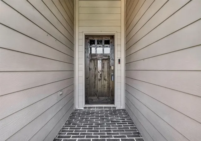 Photo 4 of Single family home for sale at 15359 Central Crescent Dr, Roman Forest, TX 77357 | MLS# 65789901 | Listing updated on 2026-10-03