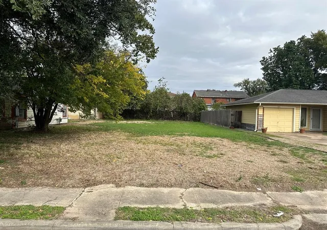Photo 1 of Land for sale at 5207 Arapahoe St, Houston, TX 77020 | MLS# 79591296 | Listing updated on 2026-02-17