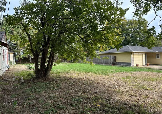 Photo 2 of Land for sale at 5207 Arapahoe St, Houston, TX 77020 | MLS# 79591296 | Listing updated on 2026-02-17