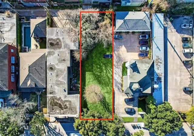 1st image of 809 Heights Blvd, Houston, TX 77007 | MLS# 86537105