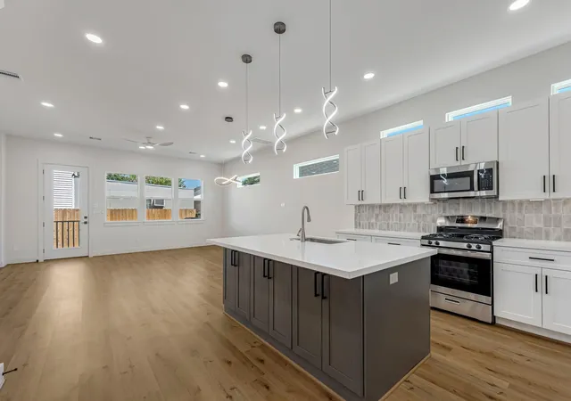 4th image of 123 Amundsen St #A, Houston, TX 77009 | MLS# 91431768