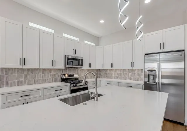 5th image of 123 Amundsen St #A, Houston, TX 77009 | MLS# 91431768