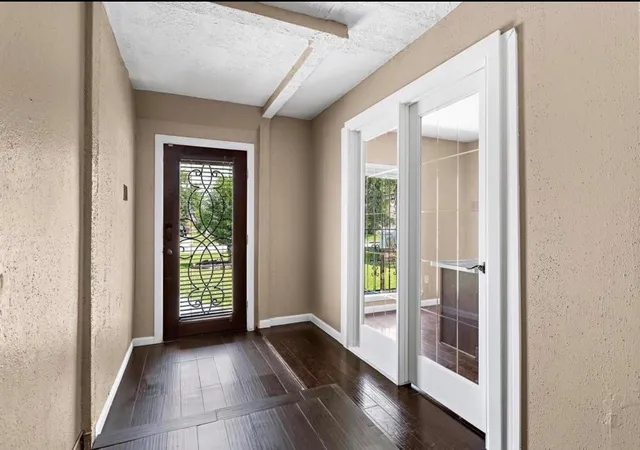 Photo 3 of Sale Pending at 7519 Silent Wood Ln, Houston, TX 77086 | MLS# 62826121 | Listing updated on 2026-09-08