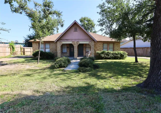 1st image of 1125 Usener St, Houston, TX 77009 | MLS# 53313156