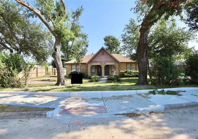 5th image of 1125 Usener St, Houston, TX 77009 | MLS# 53313156
