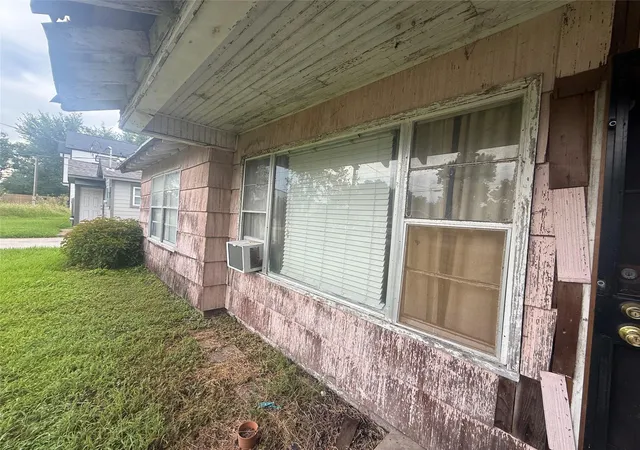 Photo 2 of Single family home for sale at 6606 Foster St, Houston, TX 77021 | MLS# 28087404 | Listing updated on 2026-09-14