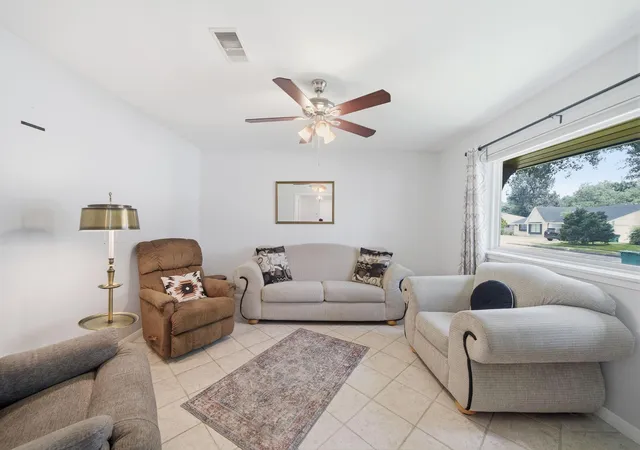 3rd image of 5606 Carew St, Houston, TX 77096 | MLS# 42280236