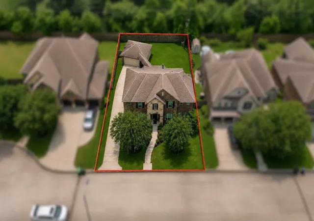 Photo 3 of Sale Pending at 6234 Avon Landing Ln, Spring, TX 77379 | MLS# 25252295 | Listing updated on 2026-09-08