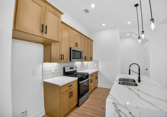 4th image of 5012 Elizabeth City St, Houston, TX 77021 | MLS# 84978969