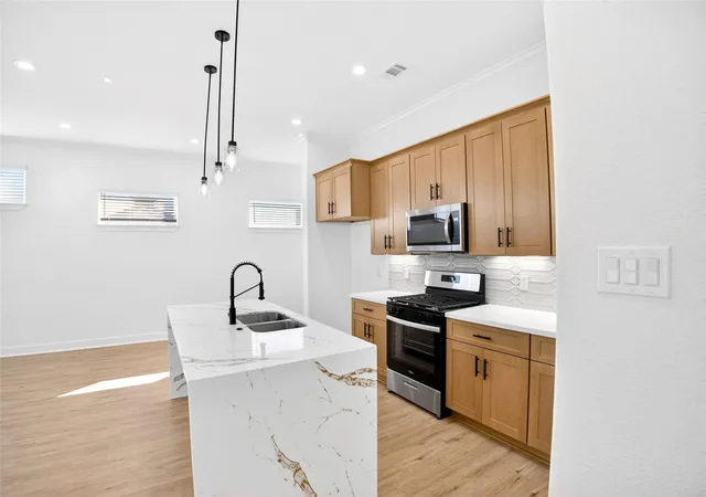 5th image of 5012 Elizabeth City St, Houston, TX 77021 | MLS# 84978969