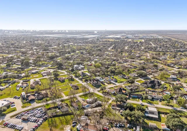 5th image of 9405 And 9407 Montgomery Ln, La Porte, TX 77571 | MLS# 83267911