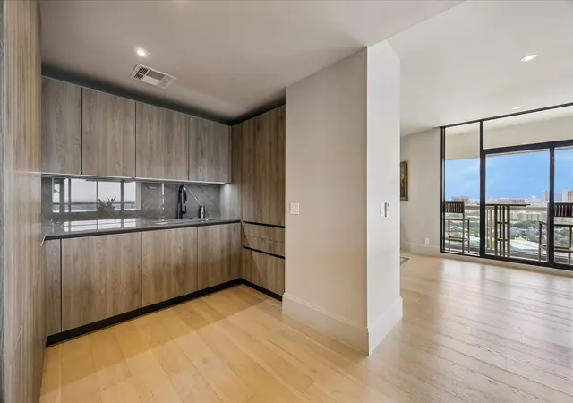 Homes for sale in Houston, TX | 1701 Hermann Dr #22CE, Houston, TX 77004 | MLS# 84269987