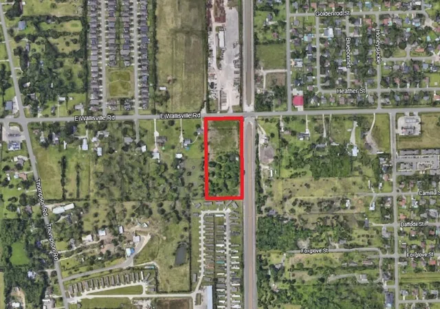 1st image of 2020 E Wallisville Rd, Highlands, TX 77562 | MLS# 44230384
