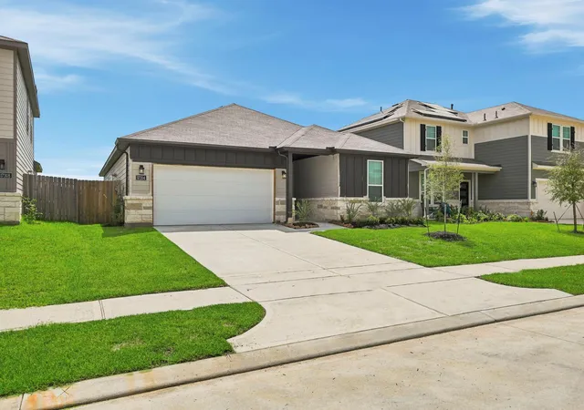 Photo 2 of Single family home for sale at 17314 White Peace Dr, Waller, TX 77484 | MLS# 38951395 | Listing updated on 2026-09-12