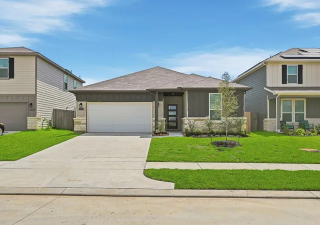 Photo 3 of Single family home for sale at 17314 White Peace Dr, Waller, TX 77484 | MLS# 38951395 | Listing updated on 2026-09-23