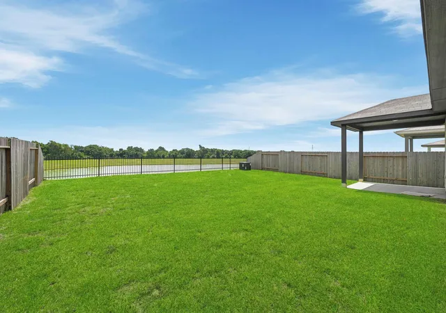 Photo 3 of Single family home for sale at 17314 White Peace Dr, Waller, TX 77484 | MLS# 38951395 | Listing updated on 2026-10-10