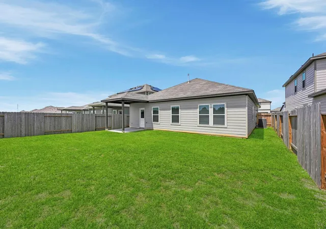 Photo 4 of Single family home for sale at 17314 White Peace Dr, Waller, TX 77484 | MLS# 38951395 | Listing updated on 2026-10-10