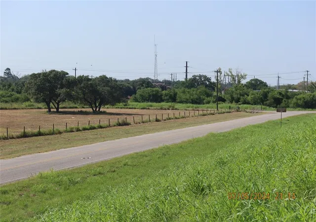 2nd image of 1046 Railhead Road, Columbus, TX 78934 | MLS# 39282569