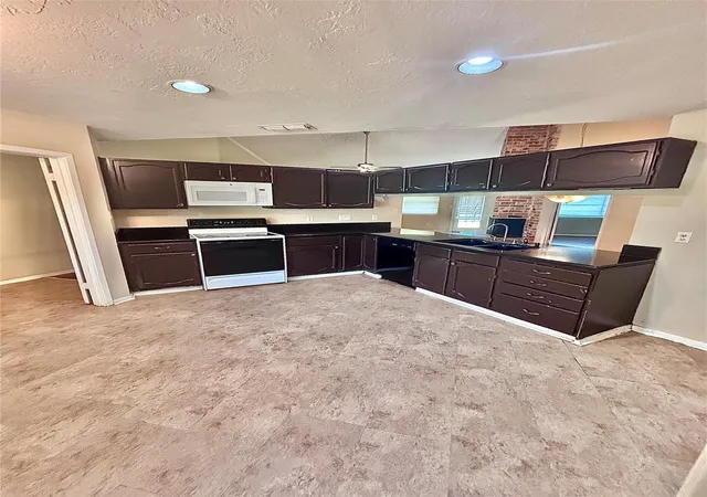 Photo 4 of Single family home for sale at 6234 Brookgate Dr, Spring, TX 77373 | MLS# 9626827 | Listing updated on 2026-07-29