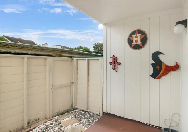 2nd image of 250 El Dorado Blvd, Webster, TX 77598