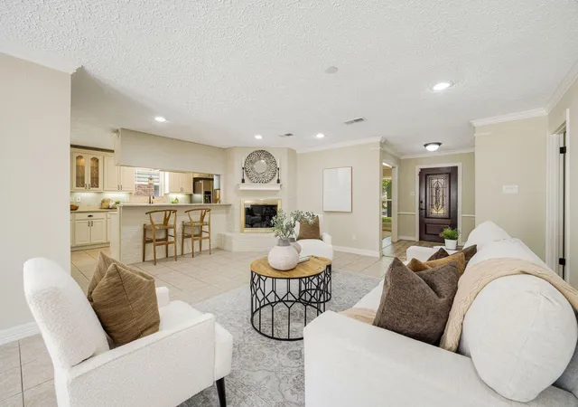 Photo 3 of Single family home for sale at 2811 Quincannon Ln, Houston, TX 77043 | MLS# 62732398 | Listing updated on 2026-08-29