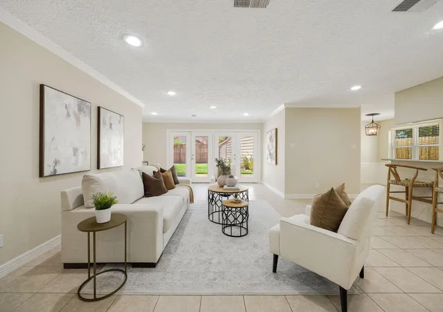 Photo 3 of Single family home for sale at 2811 Quincannon Ln, Houston, TX 77043 | MLS# 62732398 | Listing updated on 2026-08-29