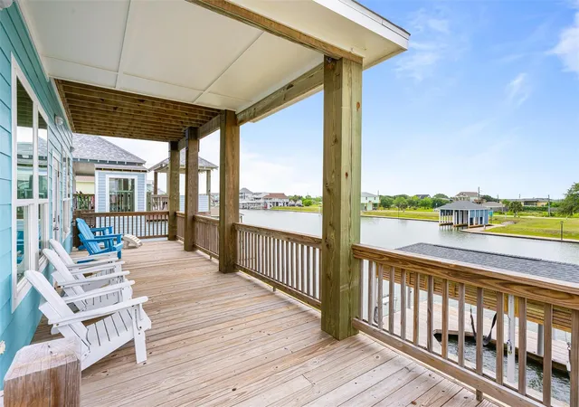 Photo 4 of Single family home for sale at 1900 Laguna Harbor Cvs Blvd, Port Bolivar, TX 77650 | MLS# 8713449 | Listing updated on 2026-07-11