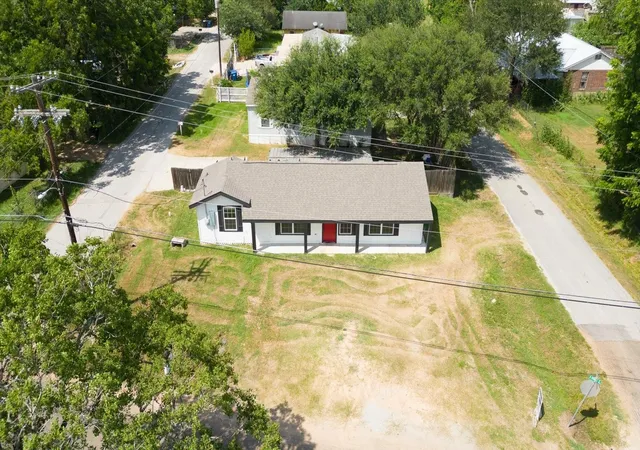 4th image of 500 Shirley St, Eagle Lake, TX 77434 | MLS# 82588008