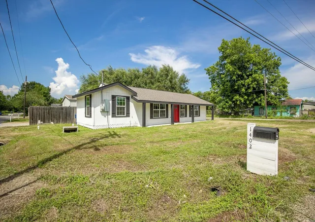 5th image of 500 Shirley St, Eagle Lake, TX 77434 | MLS# 82588008