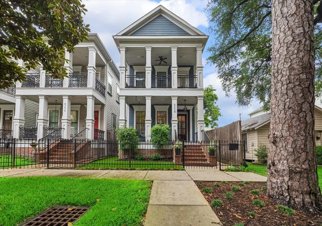 Single family home for sale at 625 Allston St #B, Houston, TX 77007 | MLS# 65594497
