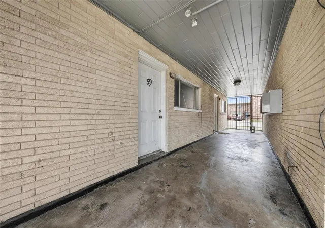 Photo 3 of Multi family home for sale at 516 Holiday Dr, Galveston, TX 77550 | MLS# 74484509 | Listing updated on 2026-05-31