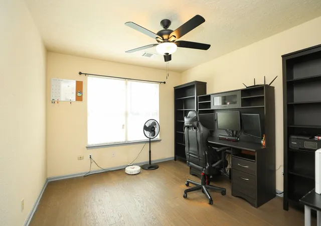 Photo 4 of Single family home for sale at 11642 Quinn Ridge Way, Houston, TX 77038 | MLS# 2344120 | Listing updated on 2026-09-15